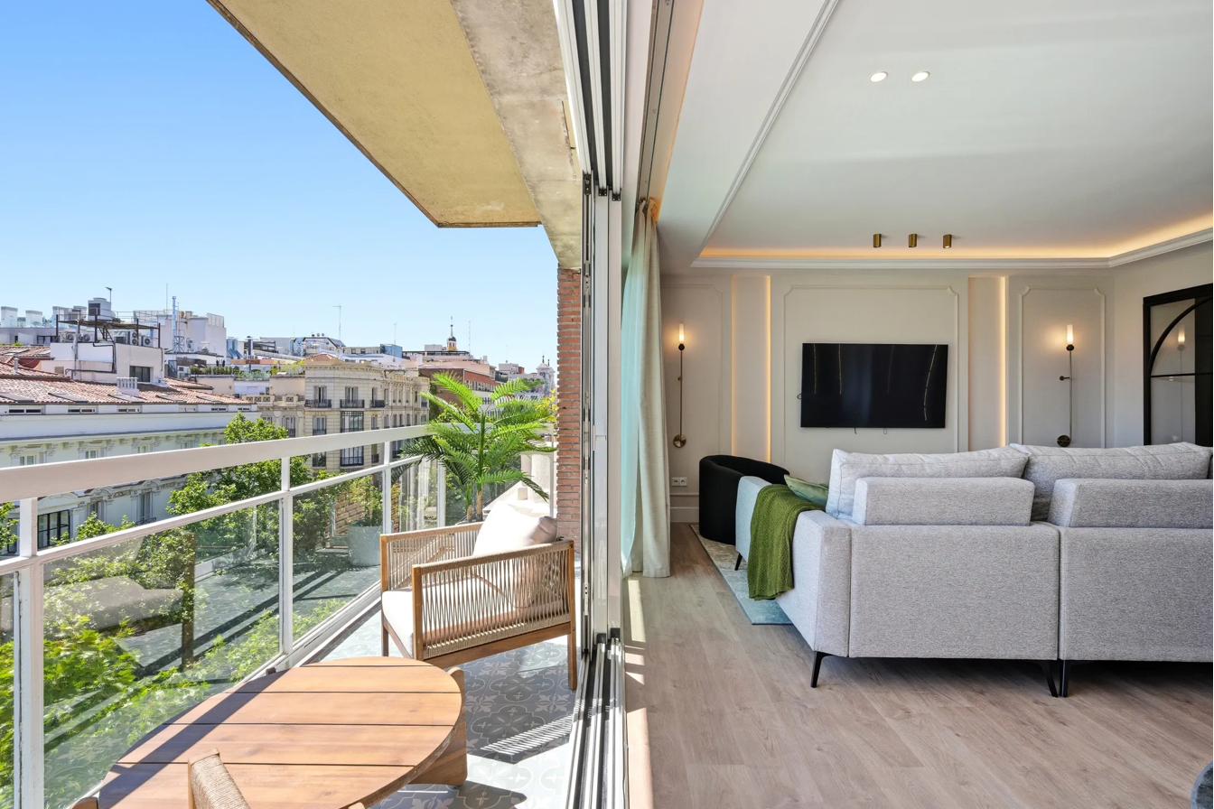 Vistas de Madrid desde el balcón de una vivienda en Serrano 87